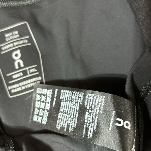 On running on cloud mens hybrid shorts black inner tight only xxl - Picture 3 of 4